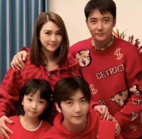 吃瓜娱乐明星头像,揭秘娱乐圈那些吃瓜群众的“瓜头”风采 第1张 吃瓜娱乐明星头像,揭秘娱乐圈那些吃瓜群众的“瓜头”风采 第1张